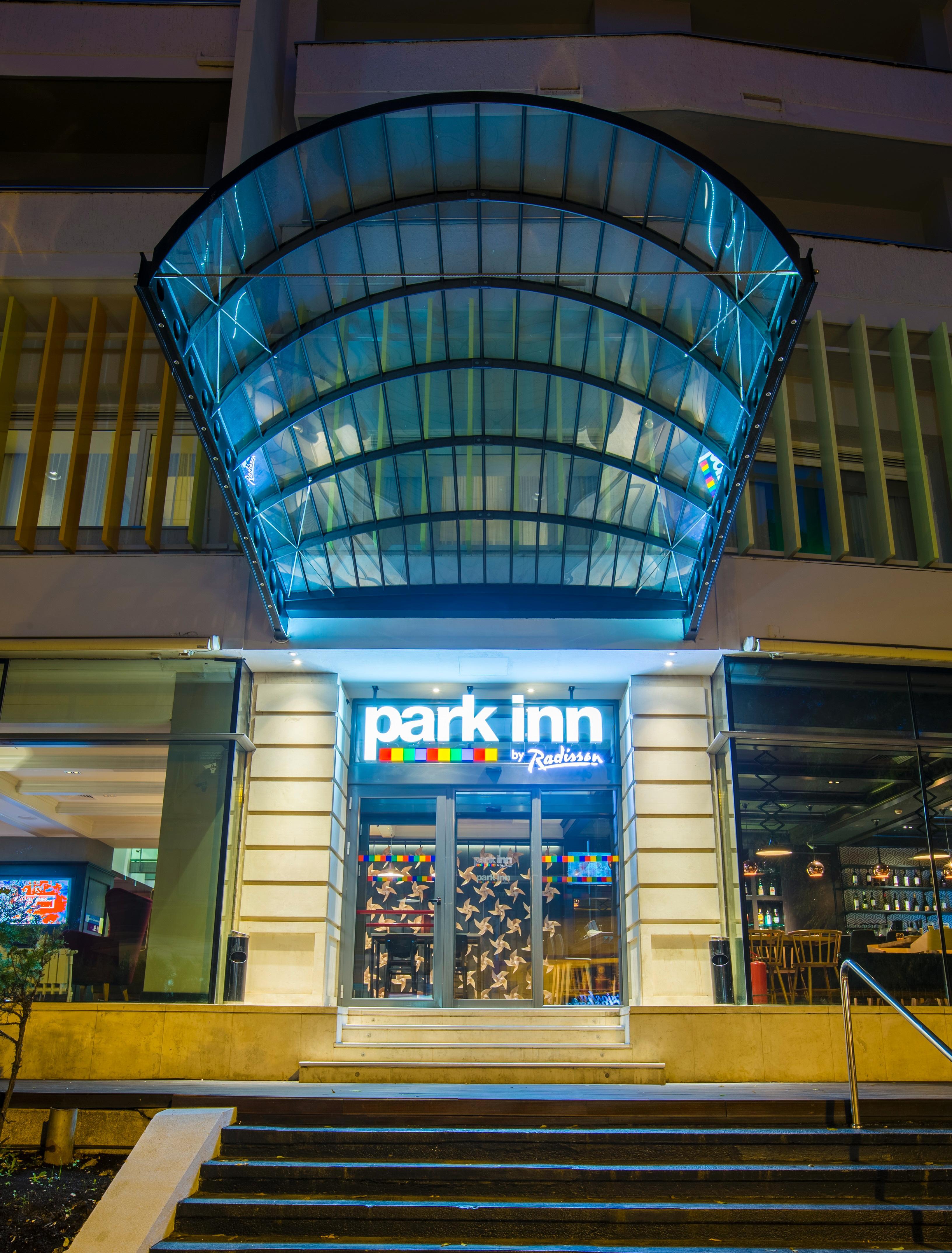 Park Inn By Radisson Bucharest Hotel & Residence Zewnętrze zdjęcie